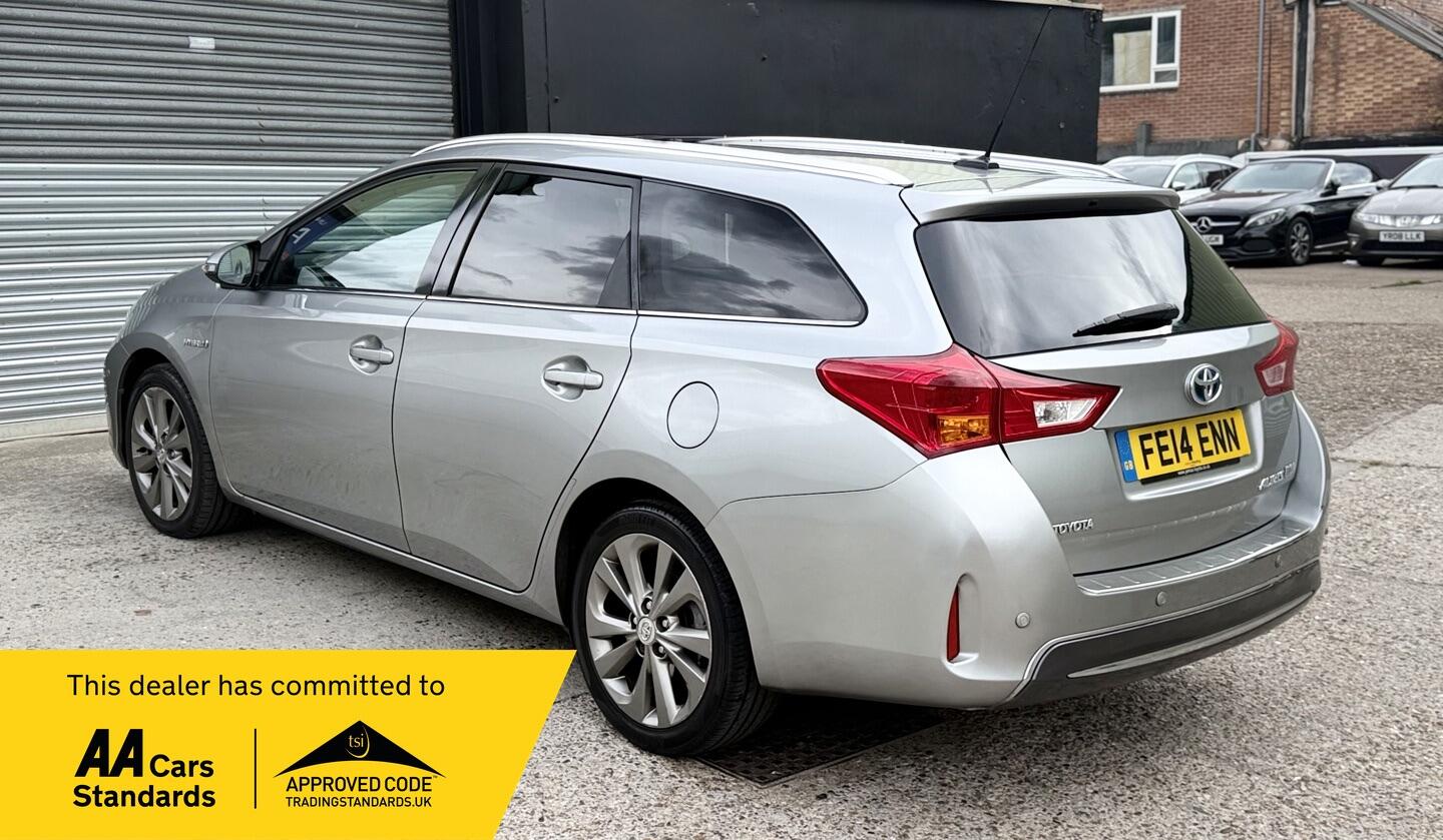 Toyota Auris Right Side